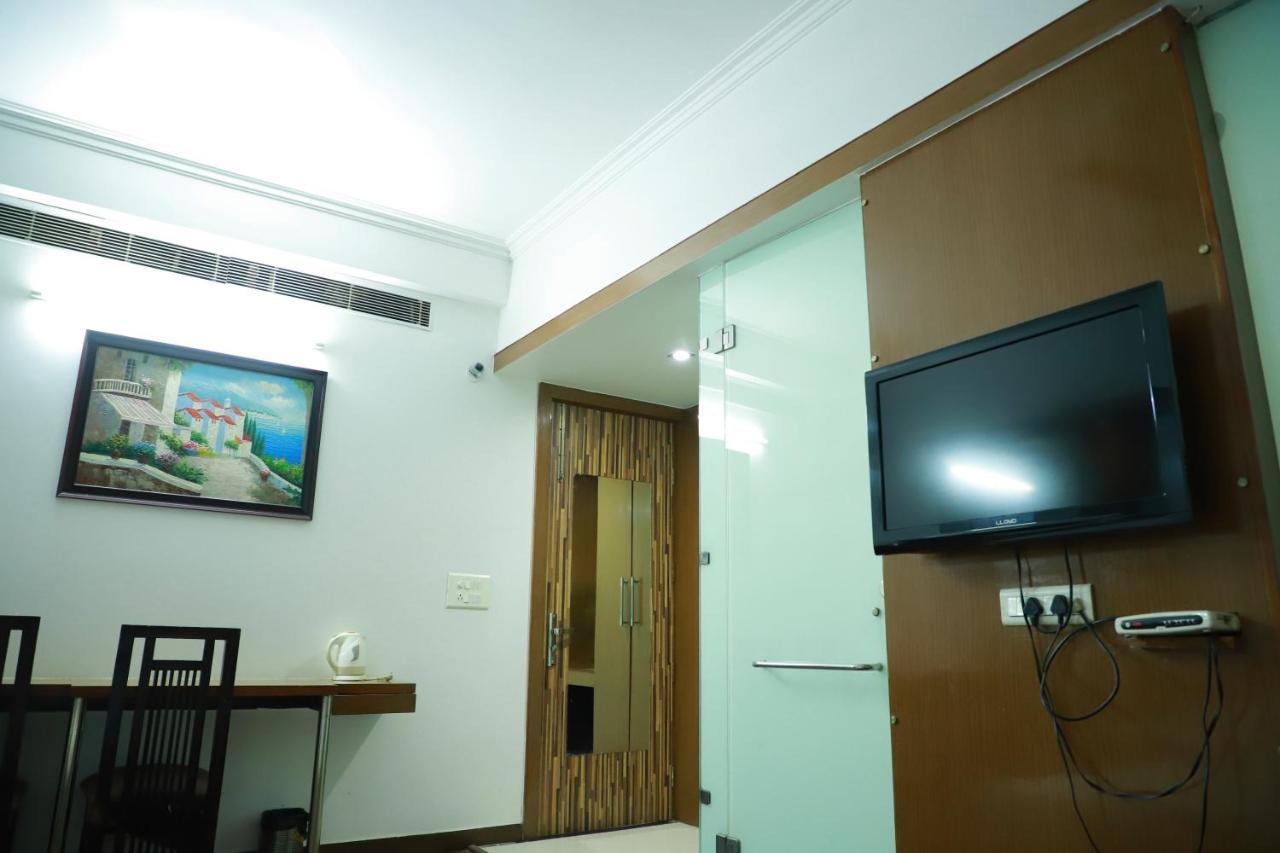 Hotel Parth Inn Ghaziabad Luaran gambar