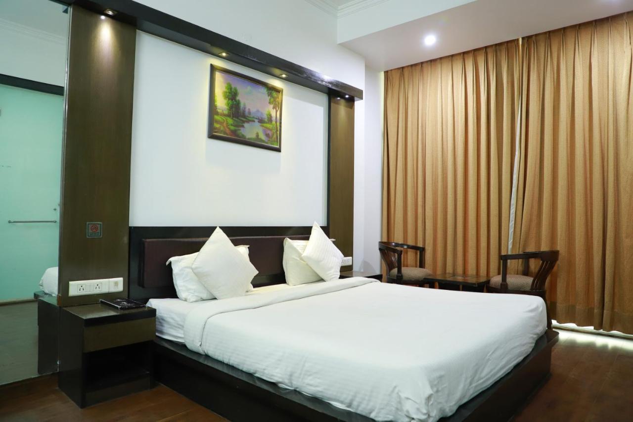 Hotel Parth Inn Ghaziabad Luaran gambar