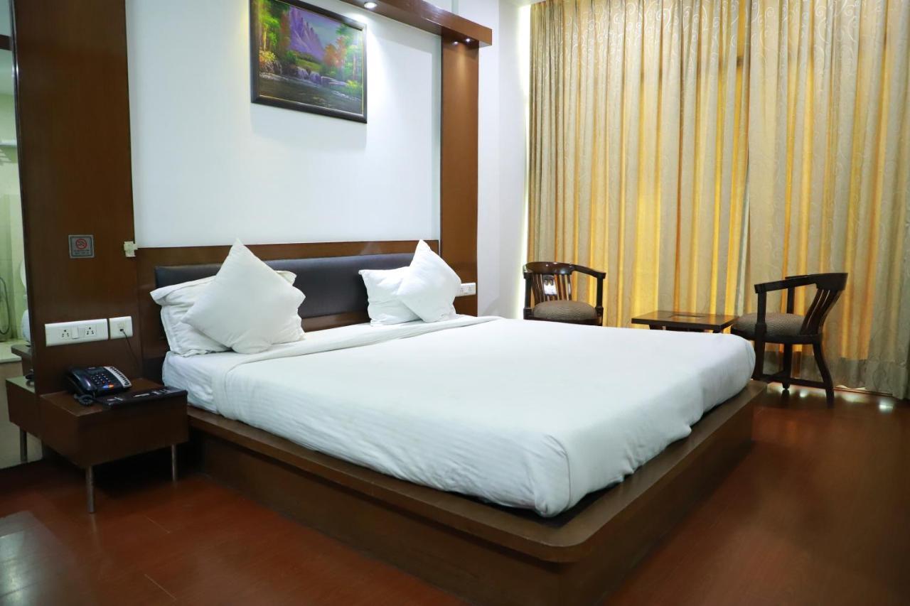 Hotel Parth Inn Ghaziabad Luaran gambar