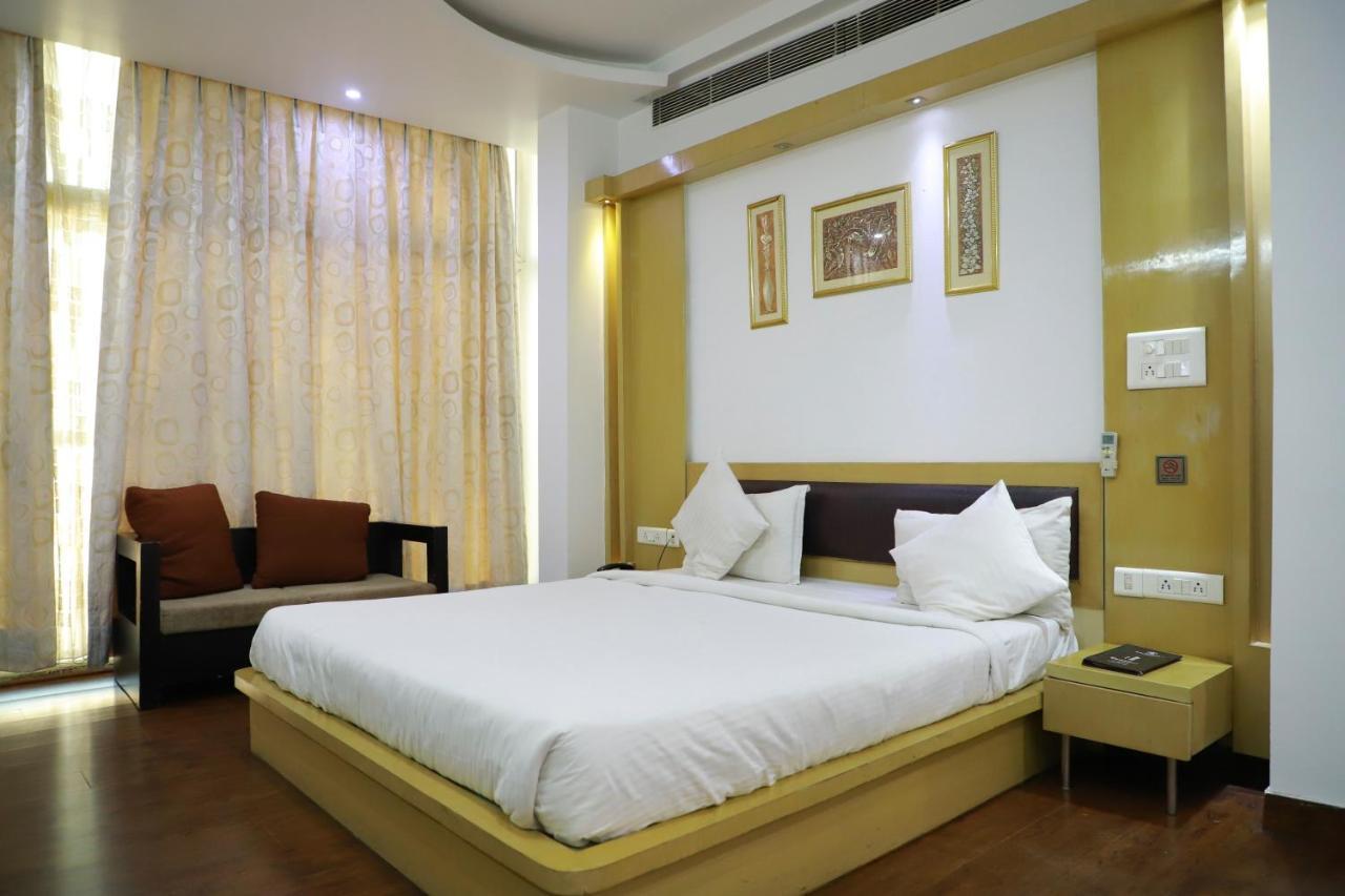 Hotel Parth Inn Ghaziabad Luaran gambar