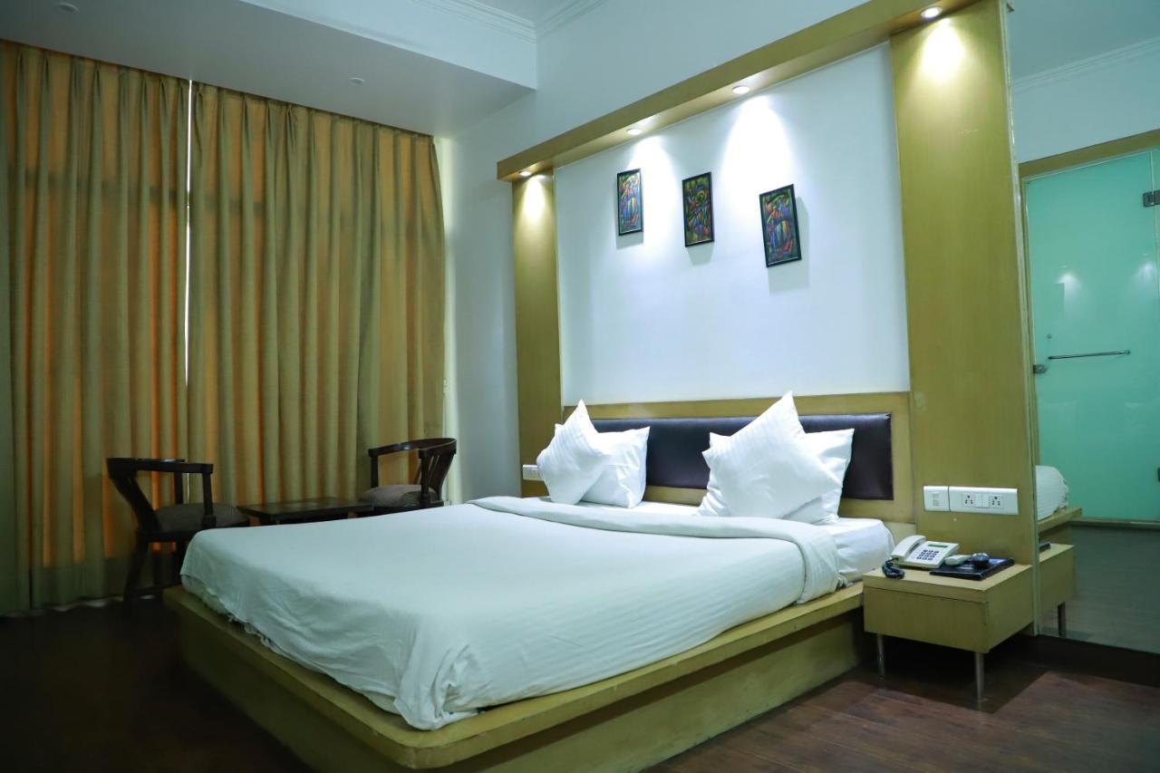 Hotel Parth Inn Ghaziabad Luaran gambar