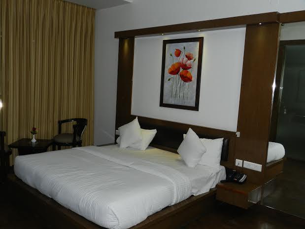 Hotel Parth Inn Ghaziabad Luaran gambar