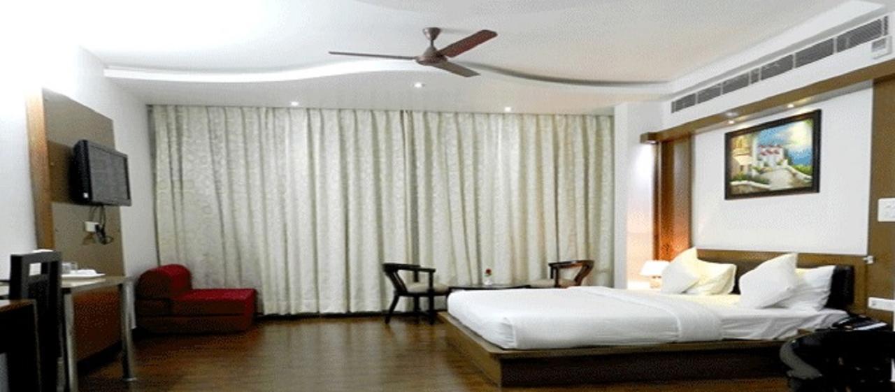 Hotel Parth Inn Ghaziabad Luaran gambar