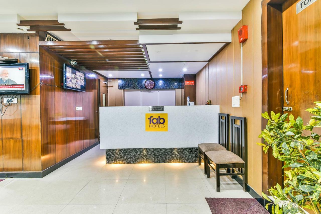 Hotel Parth Inn Ghaziabad Luaran gambar